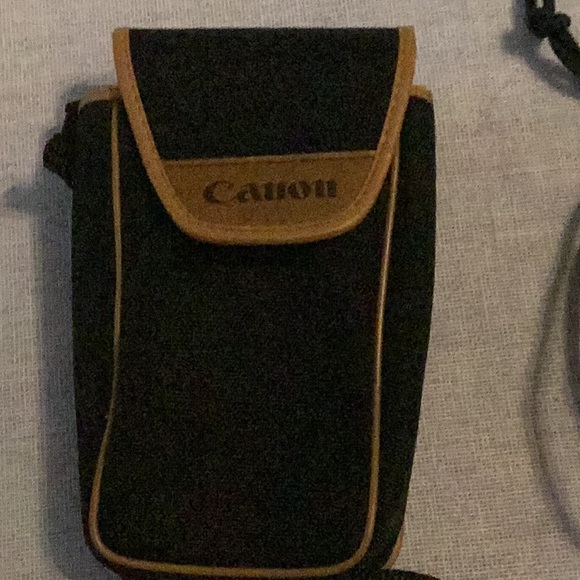 Canon camera bundle - Picture 5 of 8